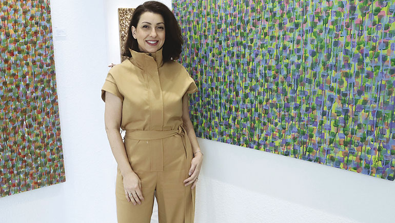 Com arte, história e autoria