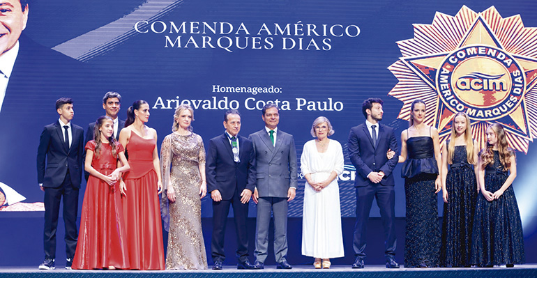Comenda reconhece trajetória de Ariovaldo Costa Paulo